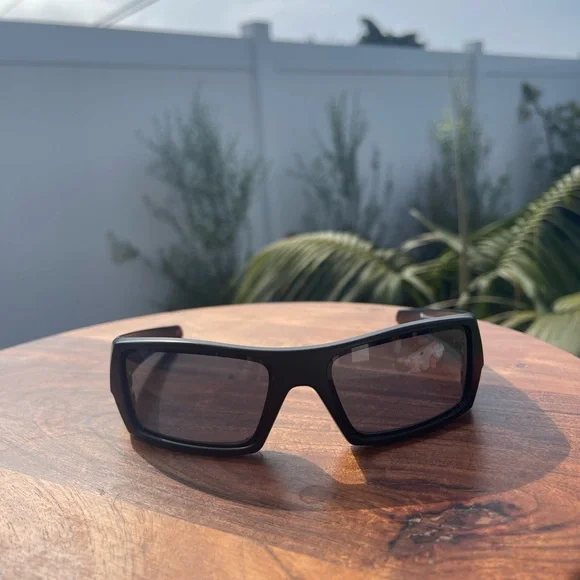 Mens Oakley Gascan matte sunglasses - Picture 1 of 10